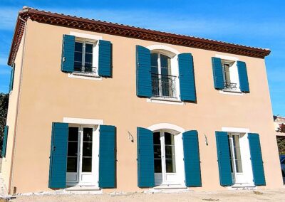Bastide fenêtres cintrées