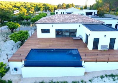 Villa contempraine piscine à débordement